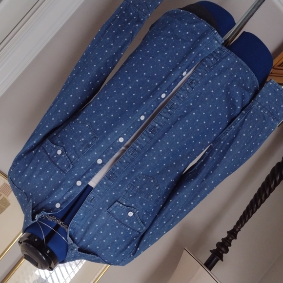 NWOT TRIPLE FIVE SOUL Star🌟 Print DENIM BUTTON DOWN SHIRT!! - Picture 4 of 7